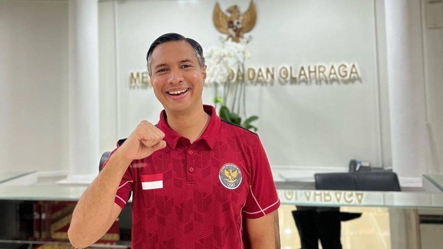 Warga Pinggir Rel Pasar Senen Bakal Dapat Hunian Layak, Seskab Teddy Tinjau Lokasi